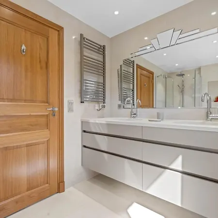 Ref 2193 - Super Cannes For Rent